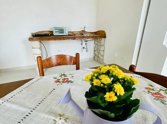 Tenuta Tinelli Sonia Bed & Breakfast 3*